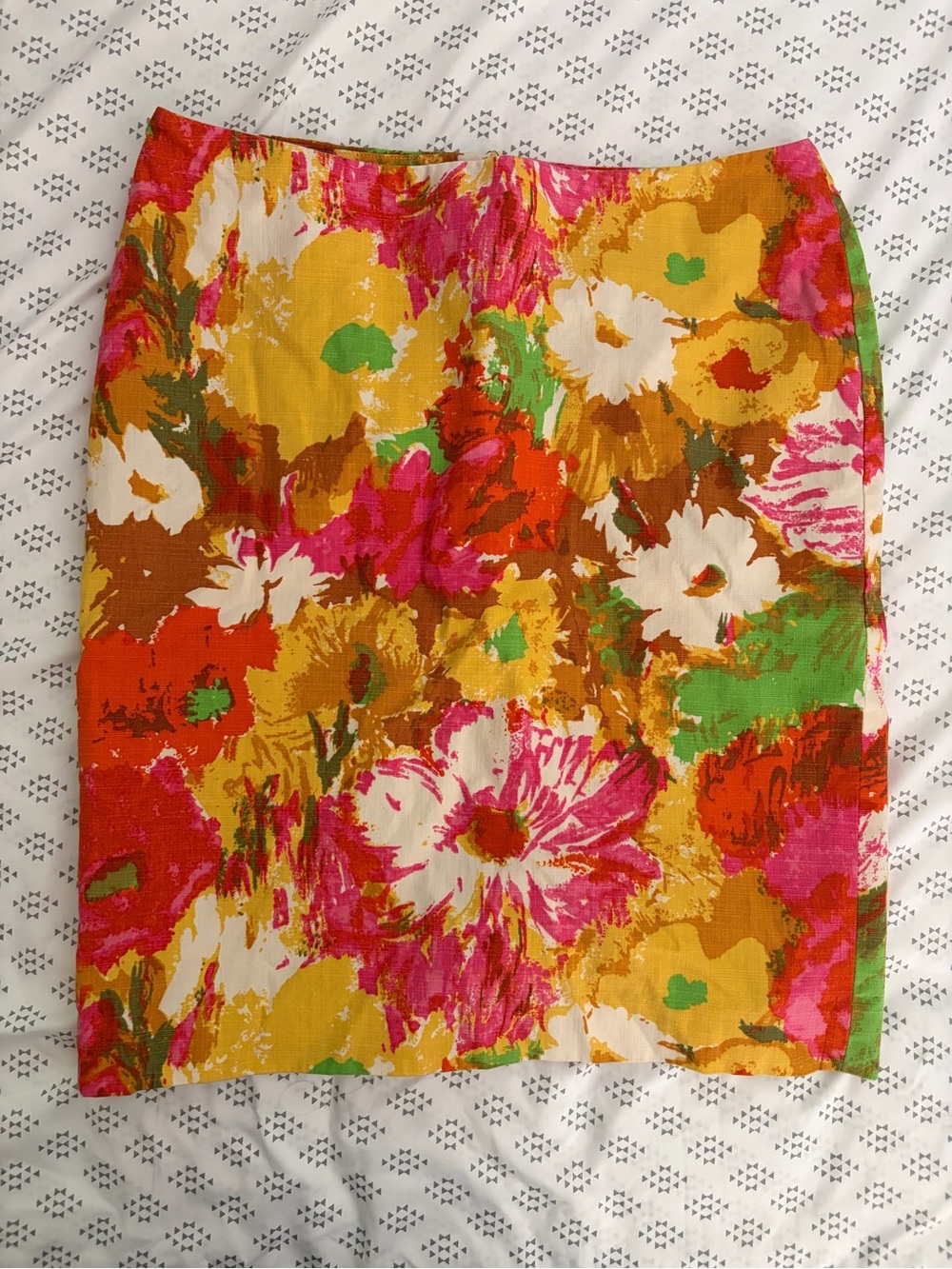 Talbots Petite Floral Print Pencil Skirt size 6 in Multi-Color